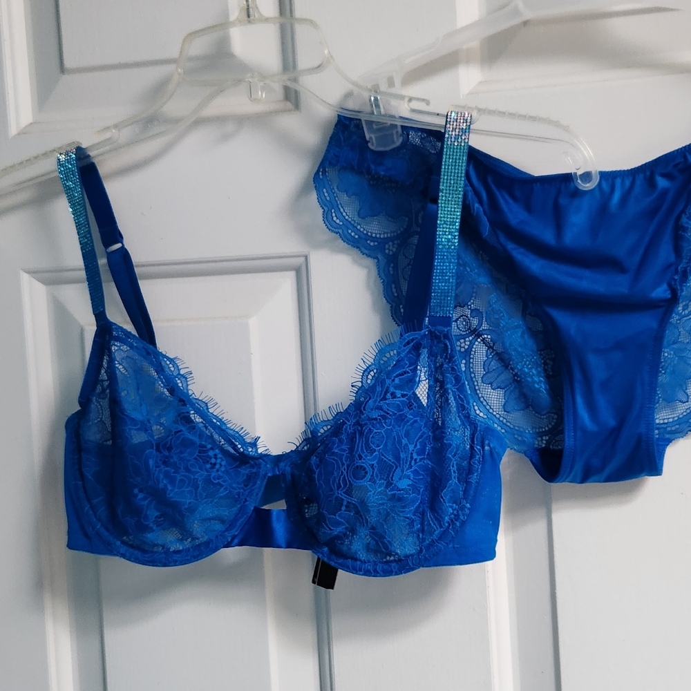 Victoria's Secret Vibrant Blue Lace Bra Set